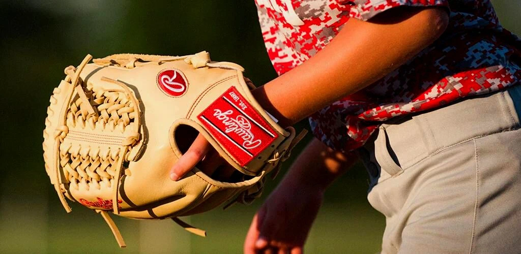 Can you use a baseball glove for softball